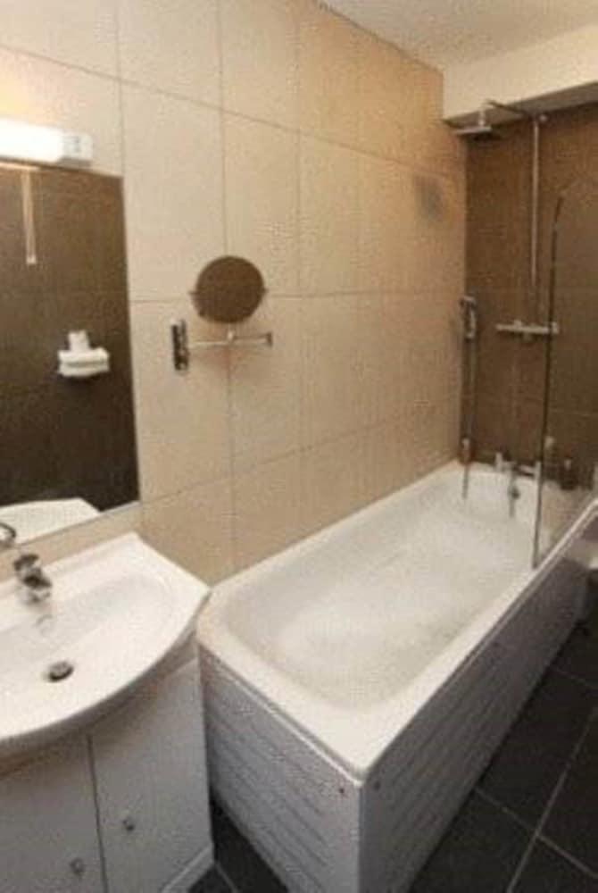 Maitrise Ealing - * Londra